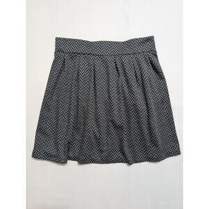 Candies Skirt Juniors Size 5 Black Gray Chevron Skater Rear Zip Stretchy Chevron